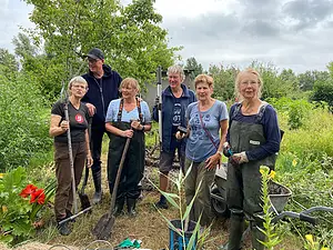 Het team ijsvogelwand 2. V.l.n.r- Karin, Henk van Alst, Klaudia, Henk Galenkamp, Edith Verhulst, Edith den Hamer.webp